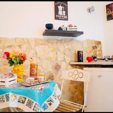 Сasa de vacaciones Albergheria Little Palermo